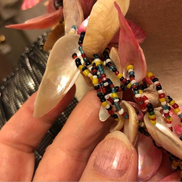 Chunky shell and seed bead one of a kind 24” necklace - Picture 4 of 10